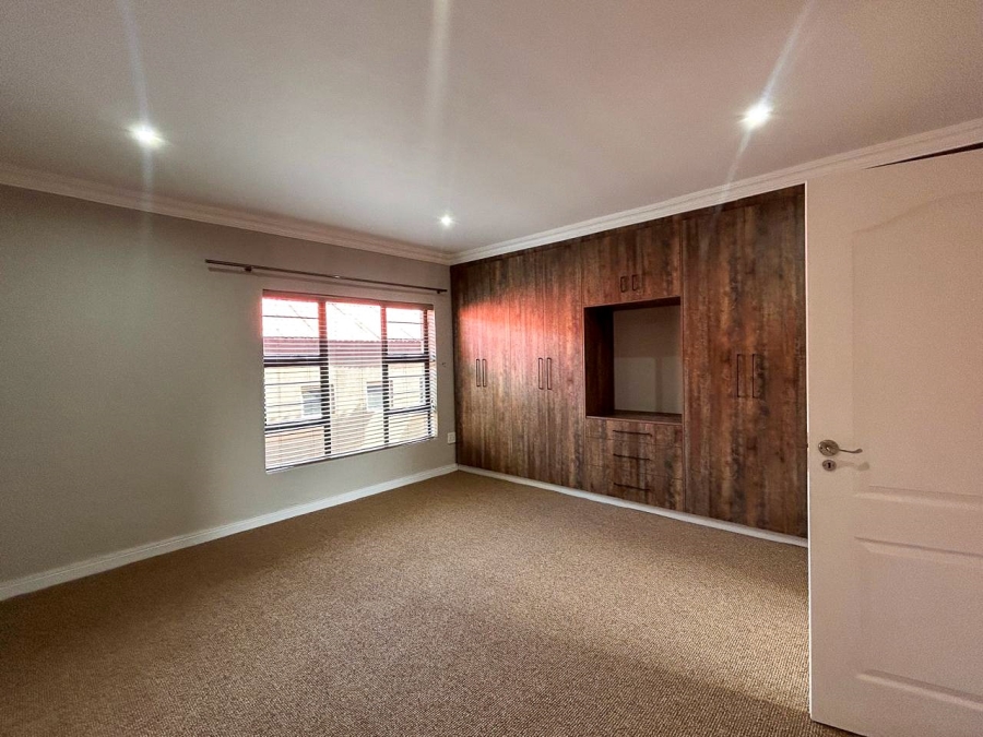 4 Bedroom Property for Sale in Grimbeeck Park North West